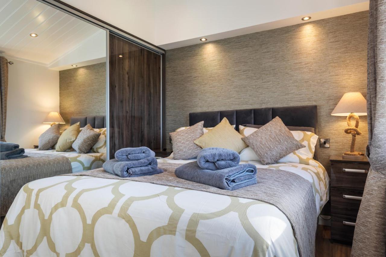 Hiraeth - Luxury Lodge With Hot Tub, Close To Beach Penally Esterno foto