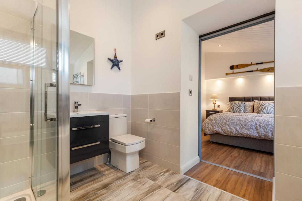 Hiraeth - Luxury Lodge With Hot Tub, Close To Beach Penally Esterno foto