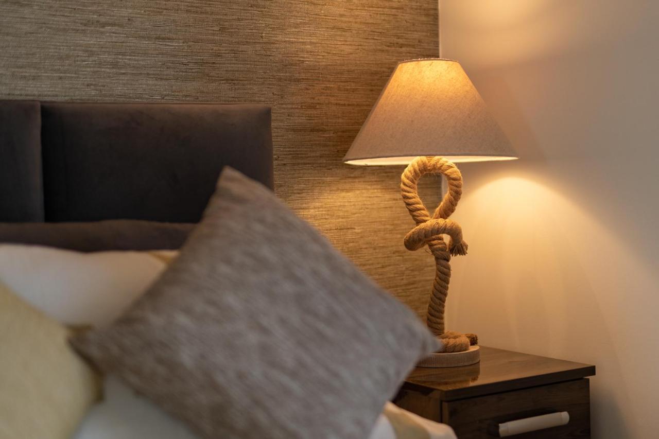 Hiraeth - Luxury Lodge With Hot Tub, Close To Beach Penally Esterno foto